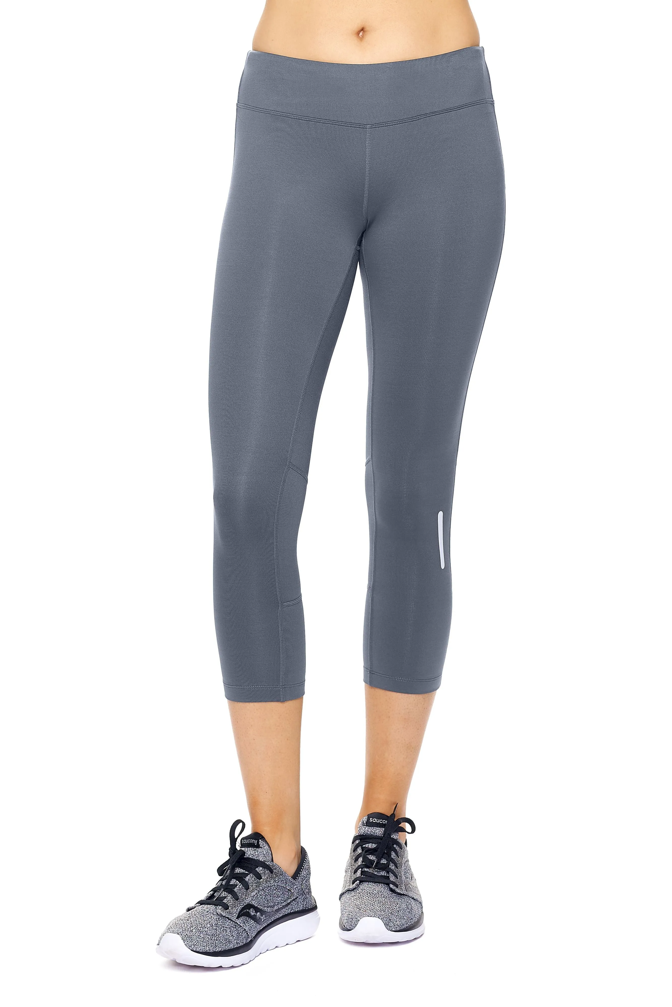 Mid-Rise Zip Pocket Capri Leggings