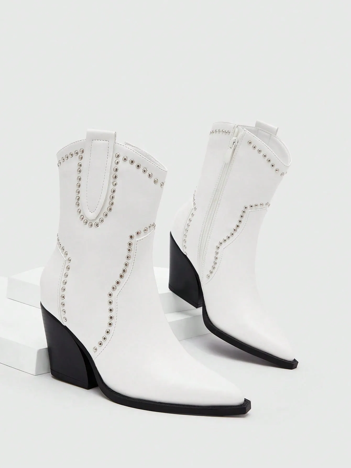 Women Studded Decor Point Toe Chunky Heeled Fashion Boots, Vacation White Western Boots